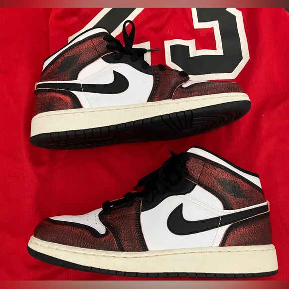 Nike Air Jordan 1 “Wear-Away Shoes” - Gorgeous Sneakers! - Picture 6 of 13